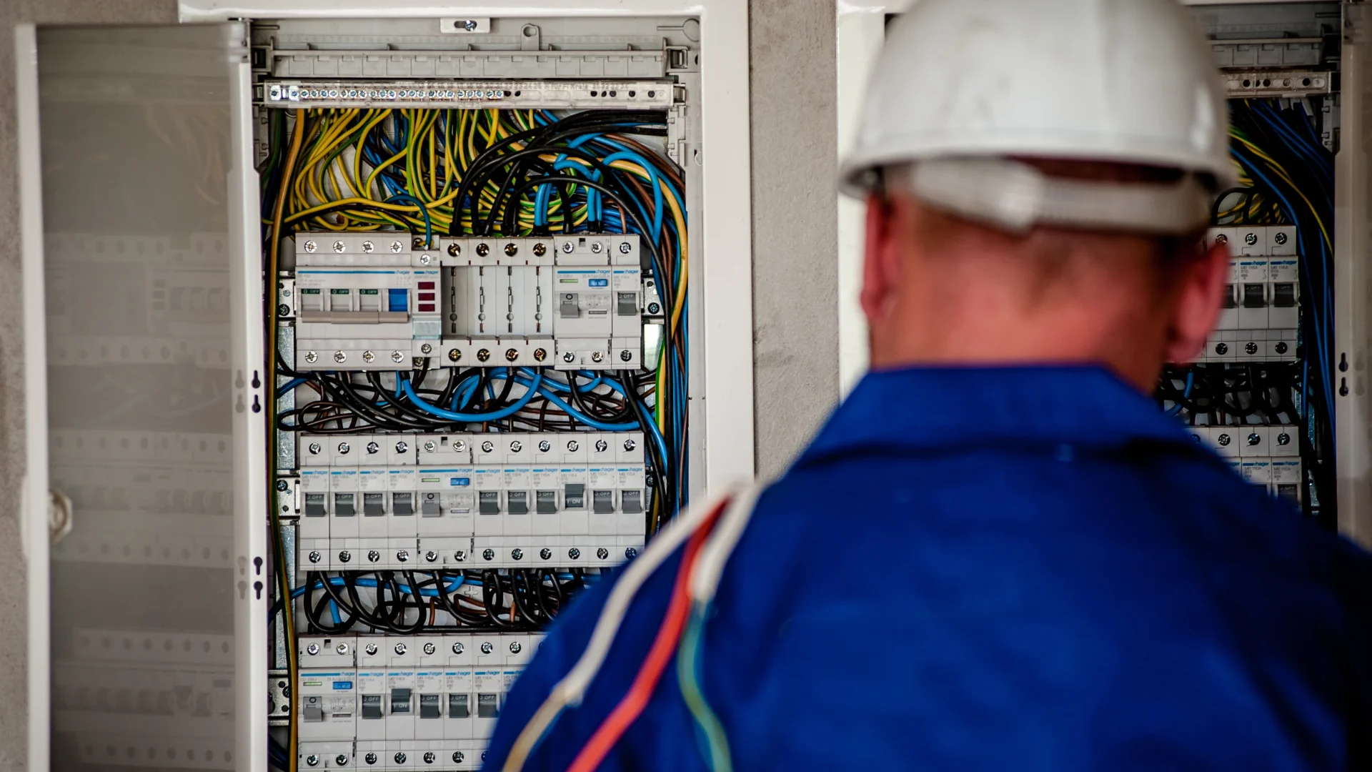Elevating Your Business with Comprehensive Commercial Electrical Service